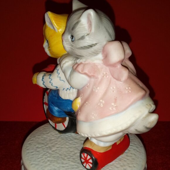 VINTAGE KITTY CUCUMBER TRICYCLE MUSIC BOX - Picture 5 of 8